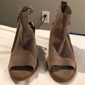 Dolce vita block heels with zipper